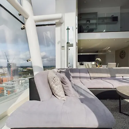 Skyline 3br Duplex - Pool, Gym & Parking Appartamento