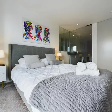 Skyline 3br Duplex - Pool, Gym & Parking Appartamento *