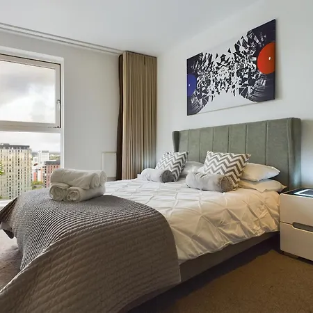 Skyline 3br Duplex - Pool, Gym & Parking