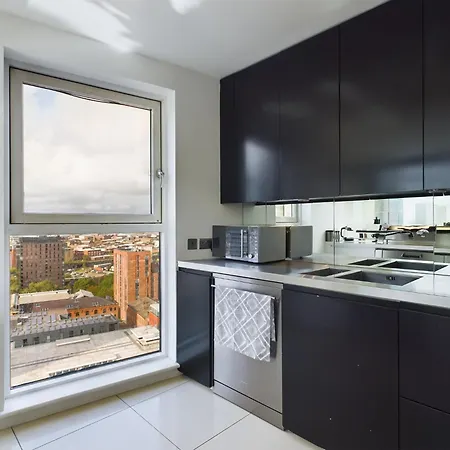 Amazing Skyline Views 3br Duplex With Free Parking Манчестер
