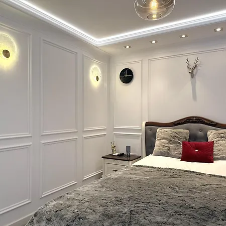 Pansiyon Private Bedroom In Unique Luxury House, Salford, Manchester