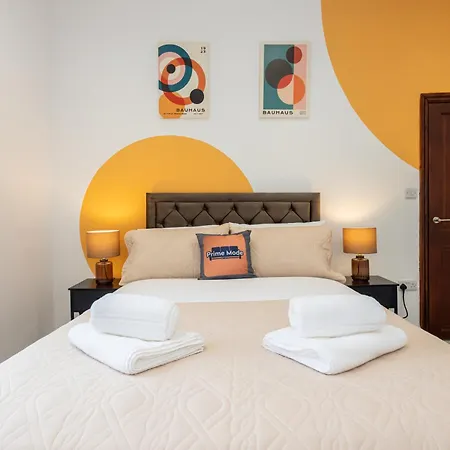 Collegehouse-businessready-freeparking&wifi *