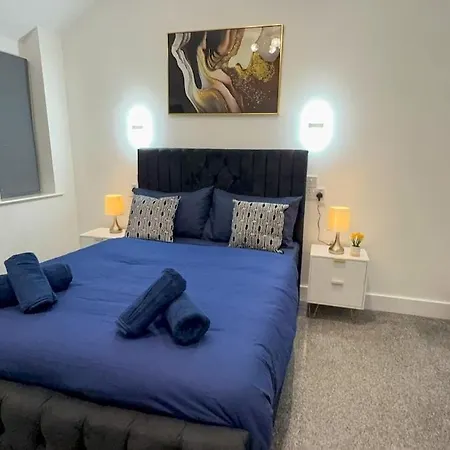 Holiday home Cozy 3-bed Caldecott *
