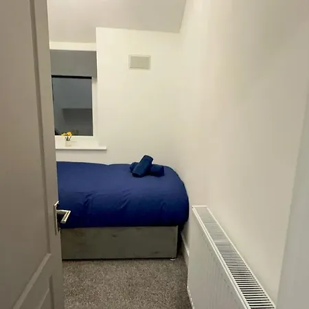 別荘 Cozy 5-bed Caldecott Stays-sleep 6