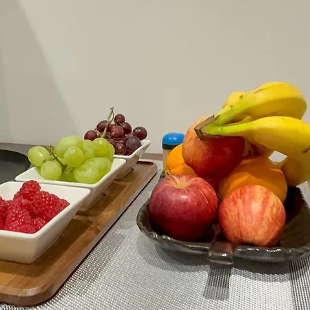 Cozy 5-bed Caldecott Stays-sleep 6 * Manchester