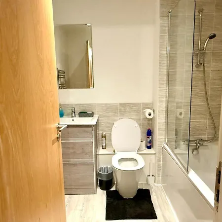 2br Duplex In Salford Mcr Sleeps4 Video In Photos Lägenhet