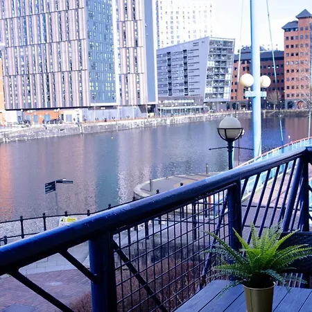 Great 2bed In Salford Quays With Water View