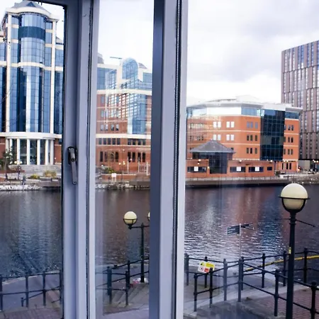 Great 2bed In Salford Quays With Water View