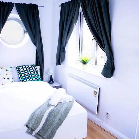 Apartment Great 2bed In Salford Quays With Water View *