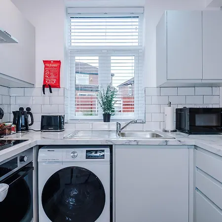 New In Greater By 53 Degrees Property, Ideal For Business, Dedicated Workspace! *