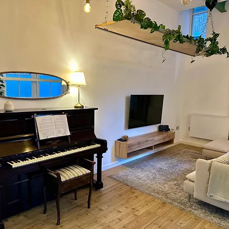 Stunning City Centre Loft, 2 Bed 2 Bath *