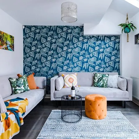 Four Bedroom House By Brookland Serviced Short Lets With Free Wifi Сasa de vacaciones Mánchester