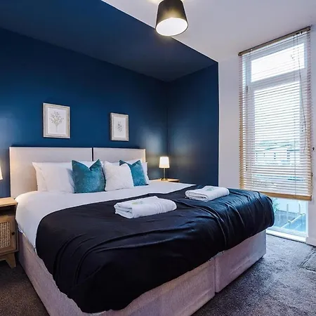 Three Bedroom House By Brookland Serviced Short Lets With Free Wifi * Manchester