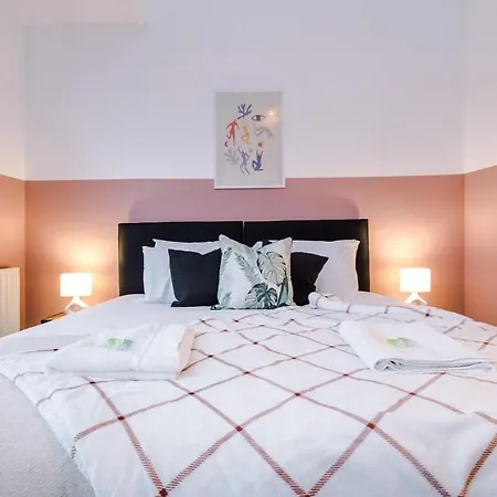Three Bedroom House By Brookland Serviced Short Lets With Free Wifi * Manchester