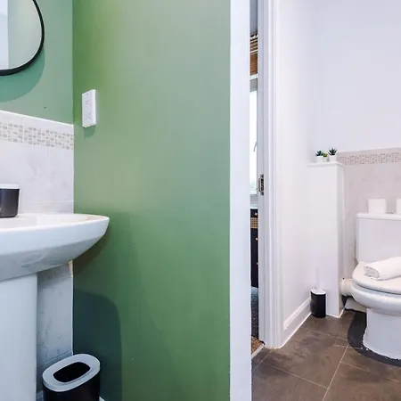 Three Bedroom House By Brookland Serviced Short Lets With Free Wifi Casa vacanze