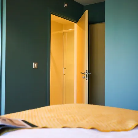 Luxury Three Story Townhouse Free Parking On Drive 펜션 맨체스터