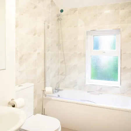 Appartamento Aqua Springs, 2 Bedroom Sofa Bed, Sleeps 6, 1st Floor Apartment, Near Didsbury *