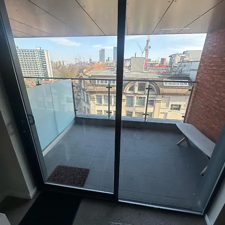 Adelphi Wharf By Beehosting Manchester