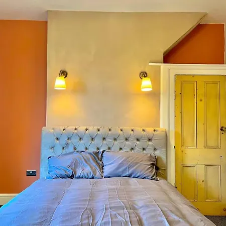Coop Arena, Etihad & Center! Spacious! Luxurious Entire Home, Sleep 4 * Manchester