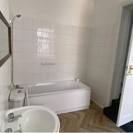 Modern 2-bed In Salford Near & Mediacity * Manchester