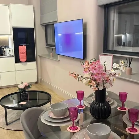 Pretty Pink Posh Penthouse Manchester