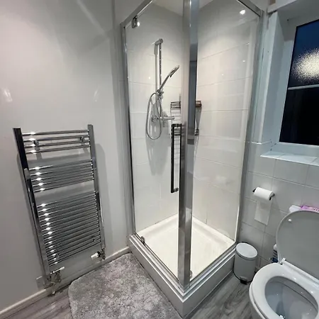 Apartment Cosy 2 Bedroom With Parking