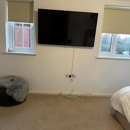 Cosy 2 Bedroom With Parking Apartment Manchester