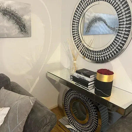 Cosy 2 Bedroom With Parking Manchester