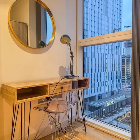 Apartment Media Skyline *