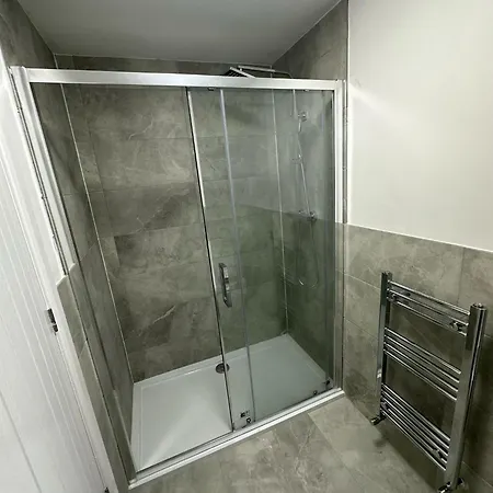 Feriehus Modern 5 Bedroom House Manchester