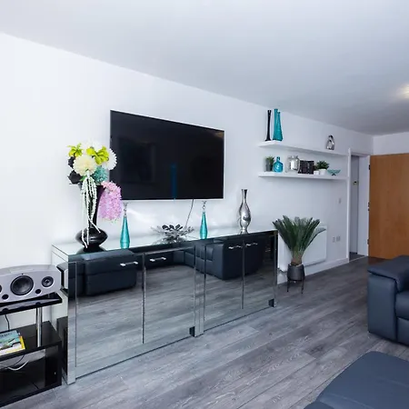 Waters Edge Apartment Manchester