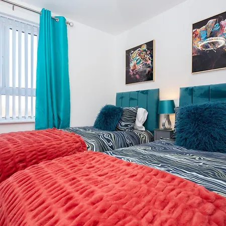 Waters Edge Apartment *