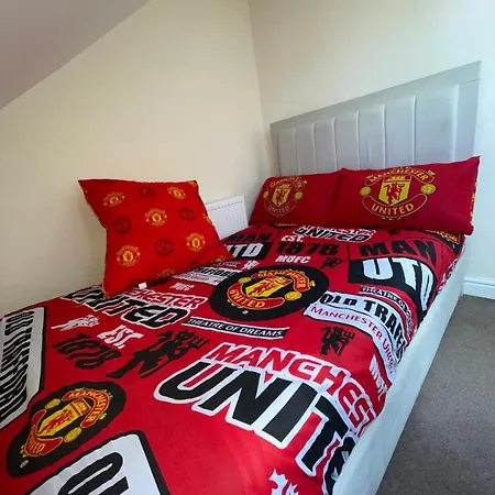 Stylish 2-bed Apartment, Near Old Trafford & Centre Apartment Manchester