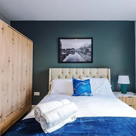 Diamond Centre Apartment Manchester