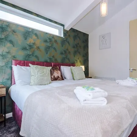 Three Bedroom House By Brookland Serviced Short Lets Leeds With Free Wifi * Mánchester