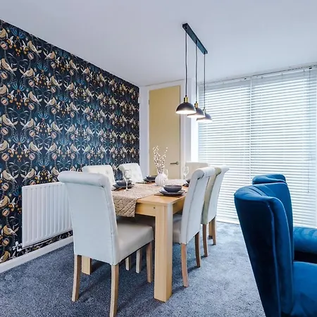 Three Bedroom House By Brookland Serviced Short Lets Leeds With Free Wifi Mánchester