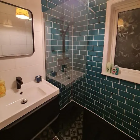 בית נופש Spacious 3-bedroom - Perfect For Families And Groups מנצ'סטר