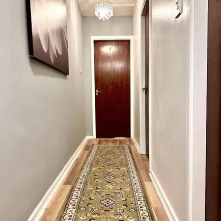 Prime Centre Apartment!