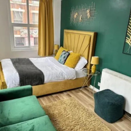 Prime Centre Apartment! *