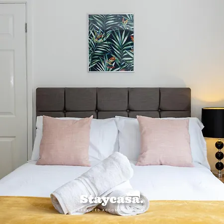 Σπίτι διακοπών Spacious Cosy Cove With Large Driveway And Garden Wythenshawe