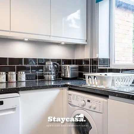 Spacious Cosy Cove With Large Driveway And Garden