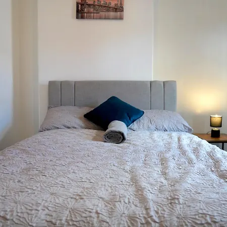 Amazing And Immaculate 2-bed House In * Manchester