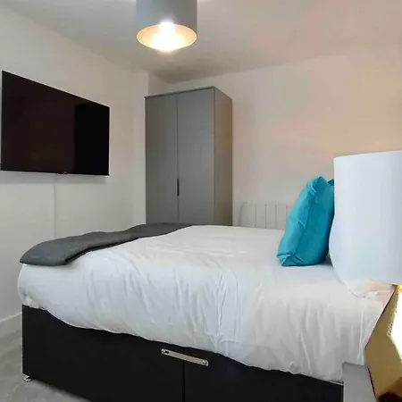 Apartment Luxury 2 Bed 2 Bath Flat Near Old Trafford