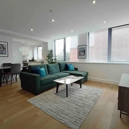 Apartment Luxury 2 Bed 2 Bath Flat Near Old Trafford Manchester