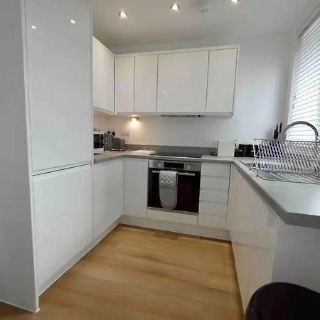 Apartment Luxury 2 Bed 2 Bath Flat Near Old Trafford Manchester