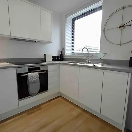 Apartment Luxury 2 Bed 2 Bath Flat Near Old Trafford *
