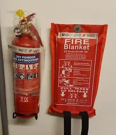 An Oasis Of Calm Next To M'cr Centre + Parking *