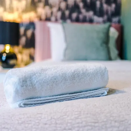 Holiday home Newly Renovated 5 Bedroom Home-manchester Manchester