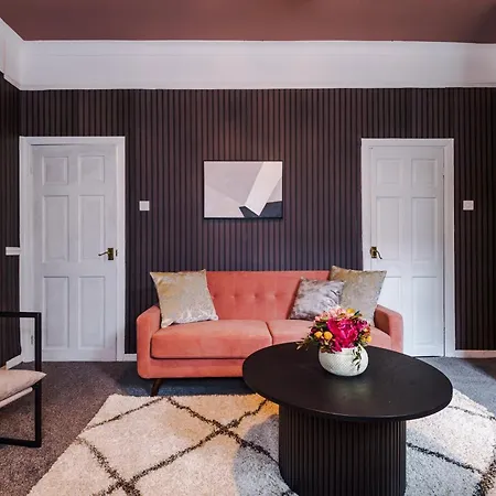 Newly Renovated 5 Bedroom Home-manchester Semesterbostad Manchester