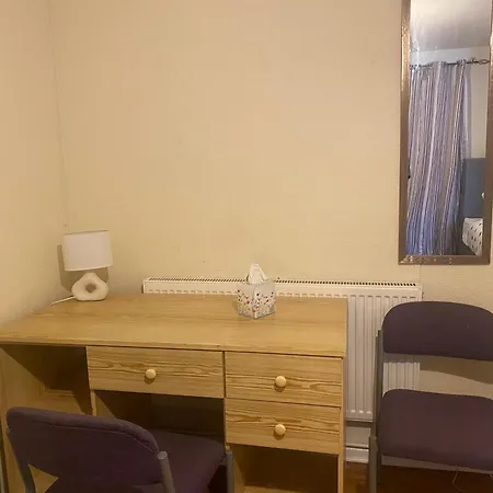 Guest house Png - Abernant Shared Facilities Manchester